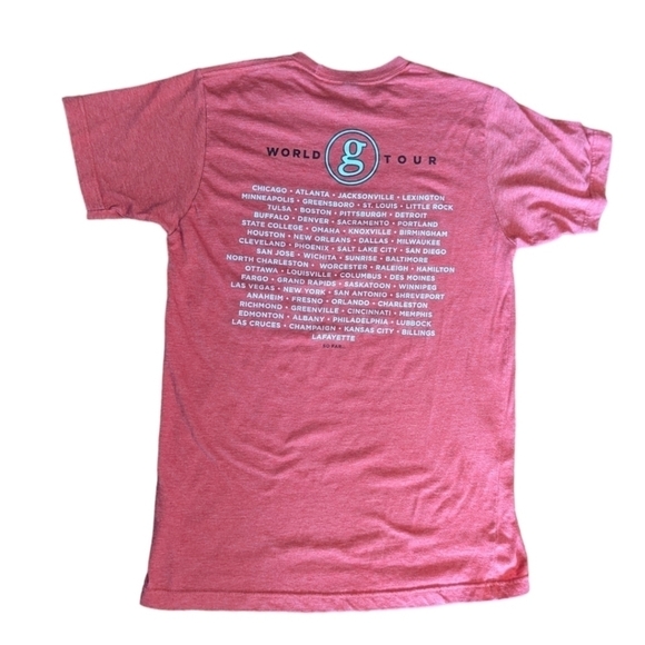 Garth Brooks T Shirt world tour red concert Casual Soft unisex sz M - Picture 2 of 7
